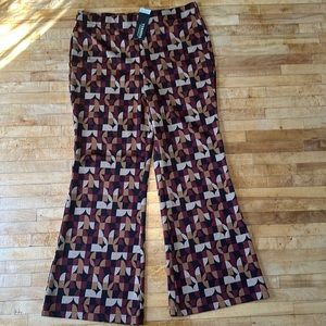 NWT‎ Geometric Flare Pant Size Large Short